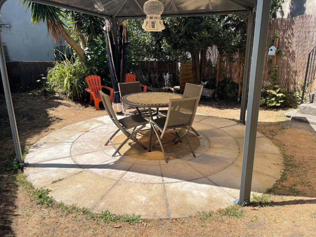 Le Patio, Coeur De Ville Avec Garage Et Jardin Vannes Kültér fotó